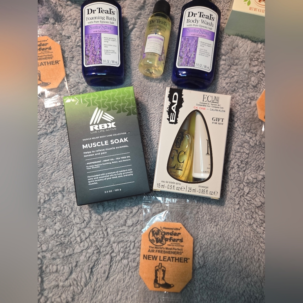 Assorted Men's Gift Bundle - NEW - Picture 6 of 6